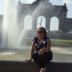 Meet your Posher, Gloria